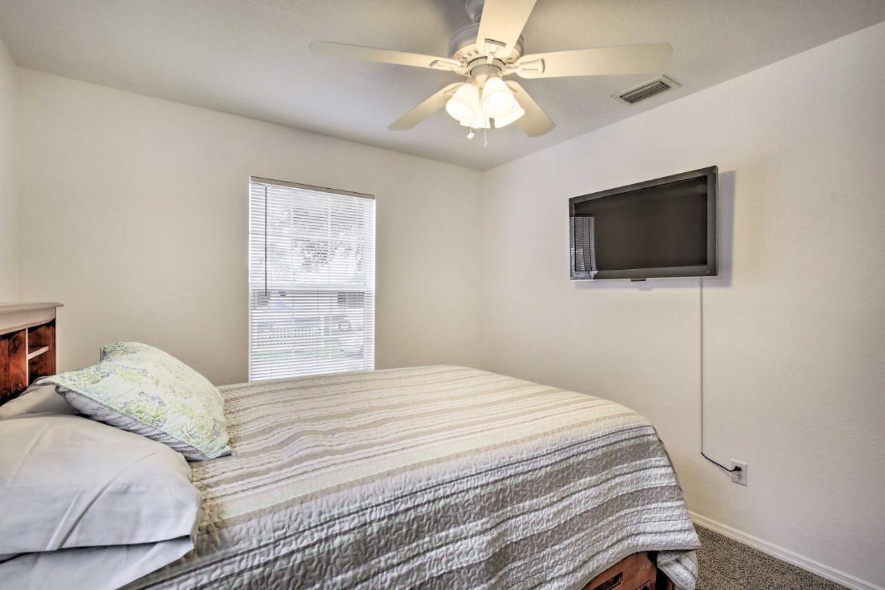 Home With Bbq About 1 Mi To Indian Rocks Beach And Golf Largo Exterior foto
